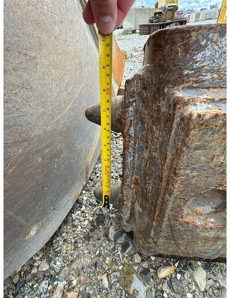 Korpa Mecalac 12MXT: slika Korpa Mecalac 12MXT