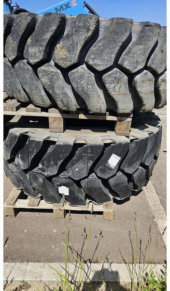 Gume i felge Michelin 20.5R25XLDD2A: slika Gume i felge Michelin 20.5R25XLDD2A