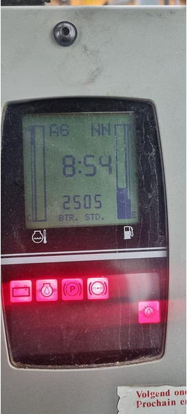 New Holland F 106.6 - Grejder: slika New Holland F 106.6 - Grejder New Holland F 106.6 - Grejder: slika New Holland F 106.6 - Grejder