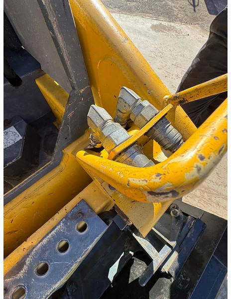 Gehl 1640 - Šumarska oprema: slika Gehl 1640 - Šumarska oprema Gehl 1640 - Šumarska oprema: slika Gehl 1640 - Šumarska oprema