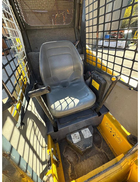 Gehl 1640 - Šumarska oprema: slika Gehl 1640 - Šumarska oprema Gehl 1640 - Šumarska oprema: slika Gehl 1640 - Šumarska oprema