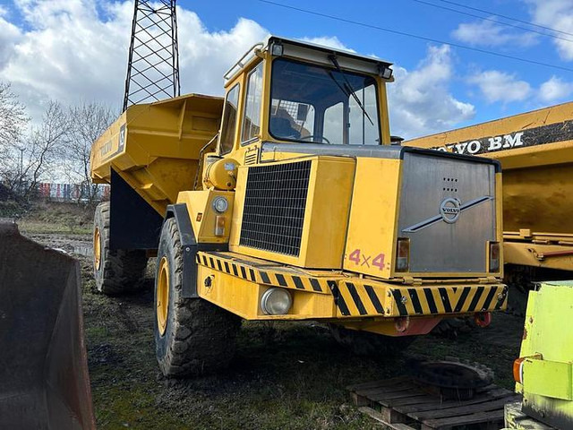 Volvo A 25 B - Zglobni istovarivač: slika Volvo A 25 B - Zglobni istovarivač Volvo A 25 B - Zglobni istovarivač: slika Volvo A 25 B - Zglobni istovarivač