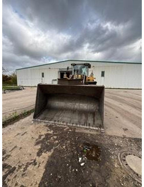 Volvo L150H - Utovarivač: slika Volvo L150H - Utovarivač Volvo L150H - Utovarivač: slika Volvo L150H - Utovarivač