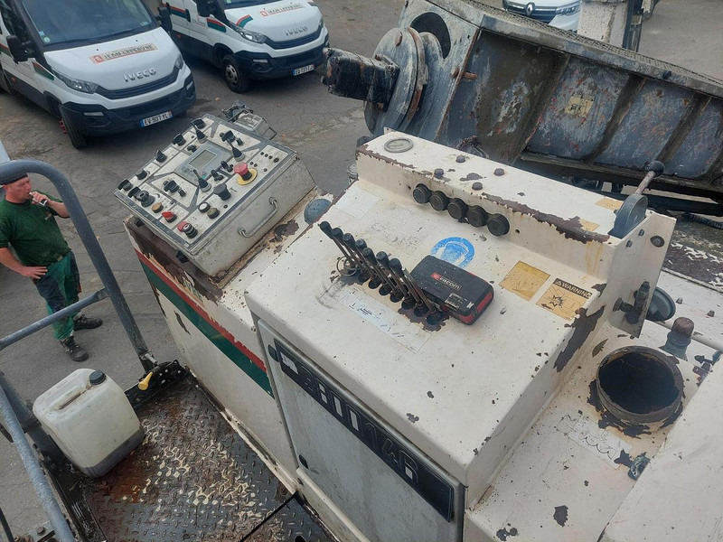 Wirtgen SP150F - Betonski finišer: slika Wirtgen SP150F - Betonski finišer Wirtgen SP150F - Betonski finišer: slika Wirtgen SP150F - Betonski finišer