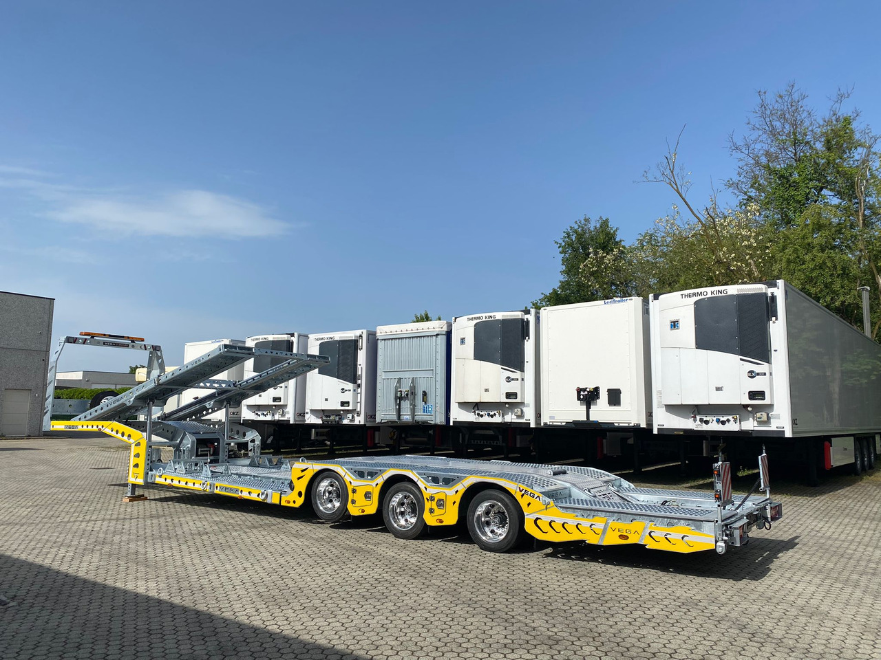 Zakup PROMAX 3 AXLE TRUCK CARRIER PROMAX 3 AXLE TRUCK CARRIER: slika Zakup PROMAX 3 AXLE TRUCK CARRIER PROMAX 3 AXLE TRUCK CARRIER