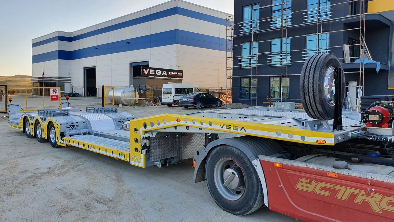 Zakup PROMAX 3 AXLE TRUCK CARRIER PROMAX 3 AXLE TRUCK CARRIER: slika Zakup PROMAX 3 AXLE TRUCK CARRIER PROMAX 3 AXLE TRUCK CARRIER