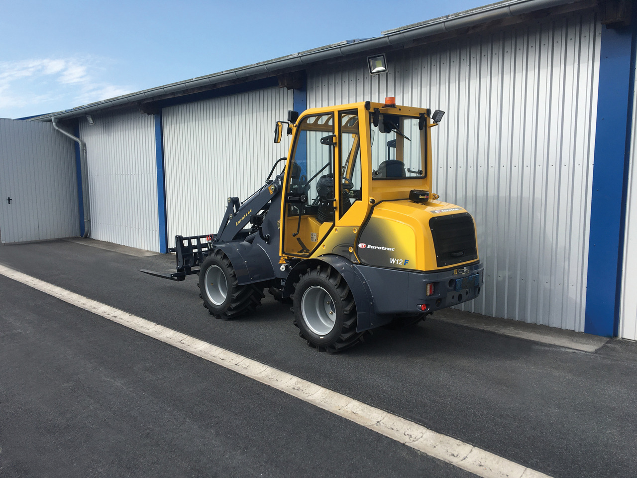 EUROTRAC W12 CMF - Zglobni utovarivač: slika EUROTRAC W12 CMF - Zglobni utovarivač EUROTRAC W12 CMF - Zglobni utovarivač: slika EUROTRAC W12 CMF - Zglobni utovarivač
