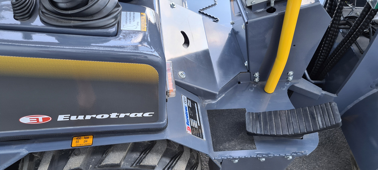 Eurotrac W10 Radlader Hoflader - Zglobni utovarivač: slika Eurotrac W10 Radlader Hoflader - Zglobni utovarivač Eurotrac W10 Radlader Hoflader - Zglobni utovarivač: slika Eurotrac W10 Radlader Hoflader - Zglobni utovarivač