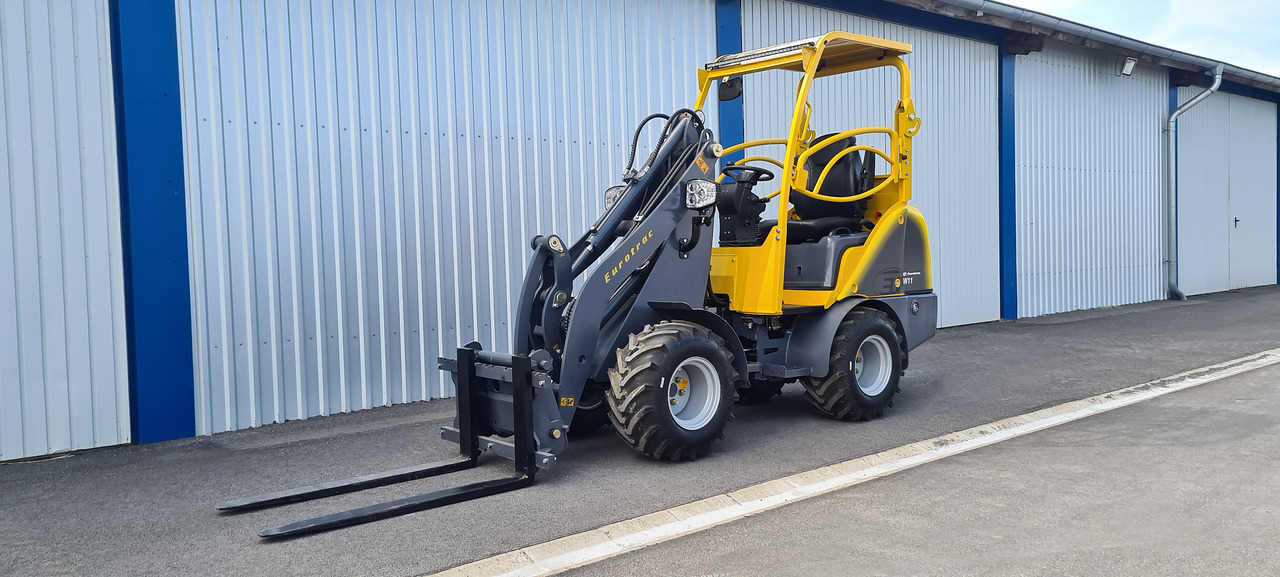 Eurotrac W11 Radlader Hoflader - Zglobni utovarivač: slika Eurotrac W11 Radlader Hoflader - Zglobni utovarivač Eurotrac W11 Radlader Hoflader - Zglobni utovarivač: slika Eurotrac W11 Radlader Hoflader - Zglobni utovarivač