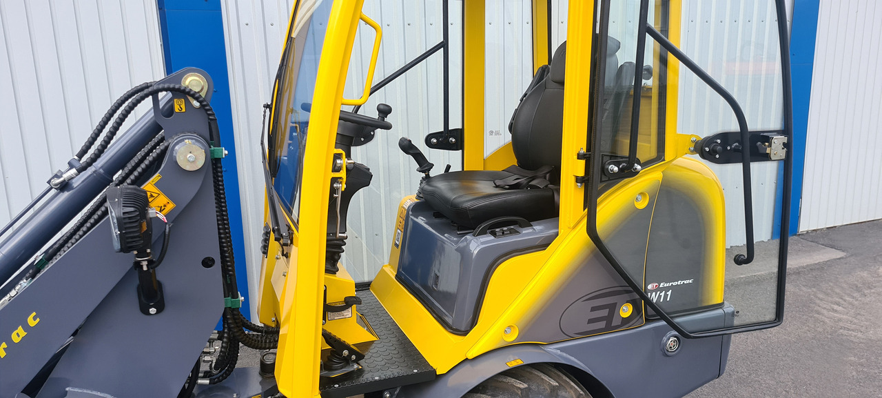 Eurotrac W11 Radlader Hoflader - Zglobni utovarivač: slika Eurotrac W11 Radlader Hoflader - Zglobni utovarivač Eurotrac W11 Radlader Hoflader - Zglobni utovarivač: slika Eurotrac W11 Radlader Hoflader - Zglobni utovarivač