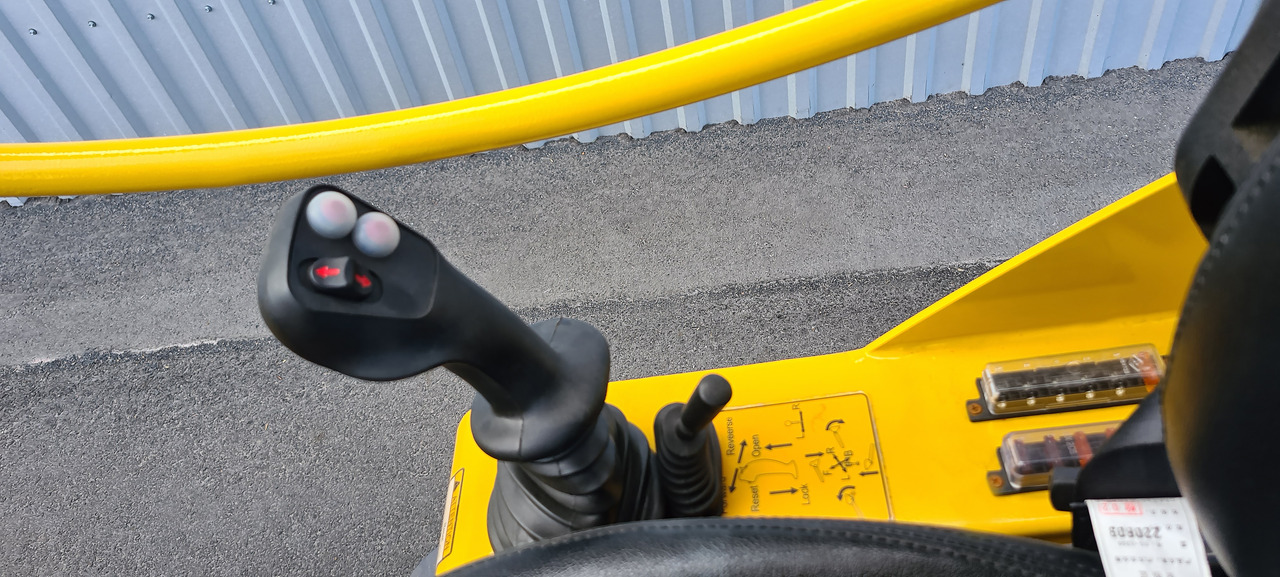 Novi Zglobni utovarivač Eurotrac W11 Radlader Hoflader: slika Novi Zglobni utovarivač Eurotrac W11 Radlader Hoflader Novi Zglobni utovarivač Eurotrac W11 Radlader Hoflader: slika Novi Zglobni utovarivač Eurotrac W11 Radlader Hoflader