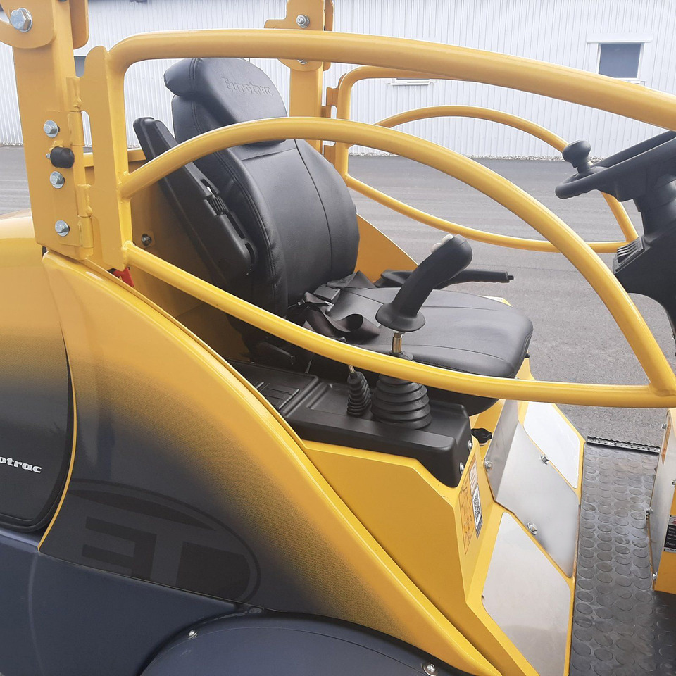 Eurotrac W12 Radlader Hoflader - Zglobni utovarivač: slika Eurotrac W12 Radlader Hoflader - Zglobni utovarivač Eurotrac W12 Radlader Hoflader - Zglobni utovarivač: slika Eurotrac W12 Radlader Hoflader - Zglobni utovarivač