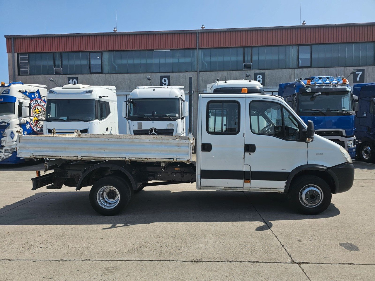 Iveco DAILY * DREISEITENKIPPER * MEILER * STANDHZ - Mali kamion kiper, Dostavno vozilo s dvostrukom kabinom: slika Iveco DAILY * DREISEITENKIPPER * MEILER * STANDHZ - Mali kamion kiper, Dostavno vozilo s dvostrukom kabinom Iveco DAILY * DREISEITENKIPPER * MEILER * STANDHZ - Mali kamion kiper, Dostavno vozilo s dvostrukom kabinom: slika Iveco DAILY * DREISEITENKIPPER * MEILER * STANDHZ - Mali kamion kiper, Dostavno vozilo s dvostrukom kabinom