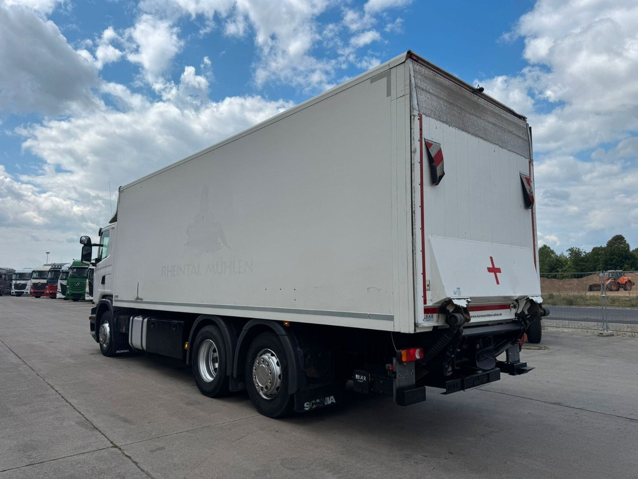 Scania P 380 * KOFFER * LBW 3 TON * LENK / LIFTACHSE * - Kamion sandučar: slika Scania P 380 * KOFFER * LBW 3 TON * LENK / LIFTACHSE * - Kamion sandučar Scania P 380 * KOFFER * LBW 3 TON * LENK / LIFTACHSE * - Kamion sandučar: slika Scania P 380 * KOFFER * LBW 3 TON * LENK / LIFTACHSE * - Kamion sandučar