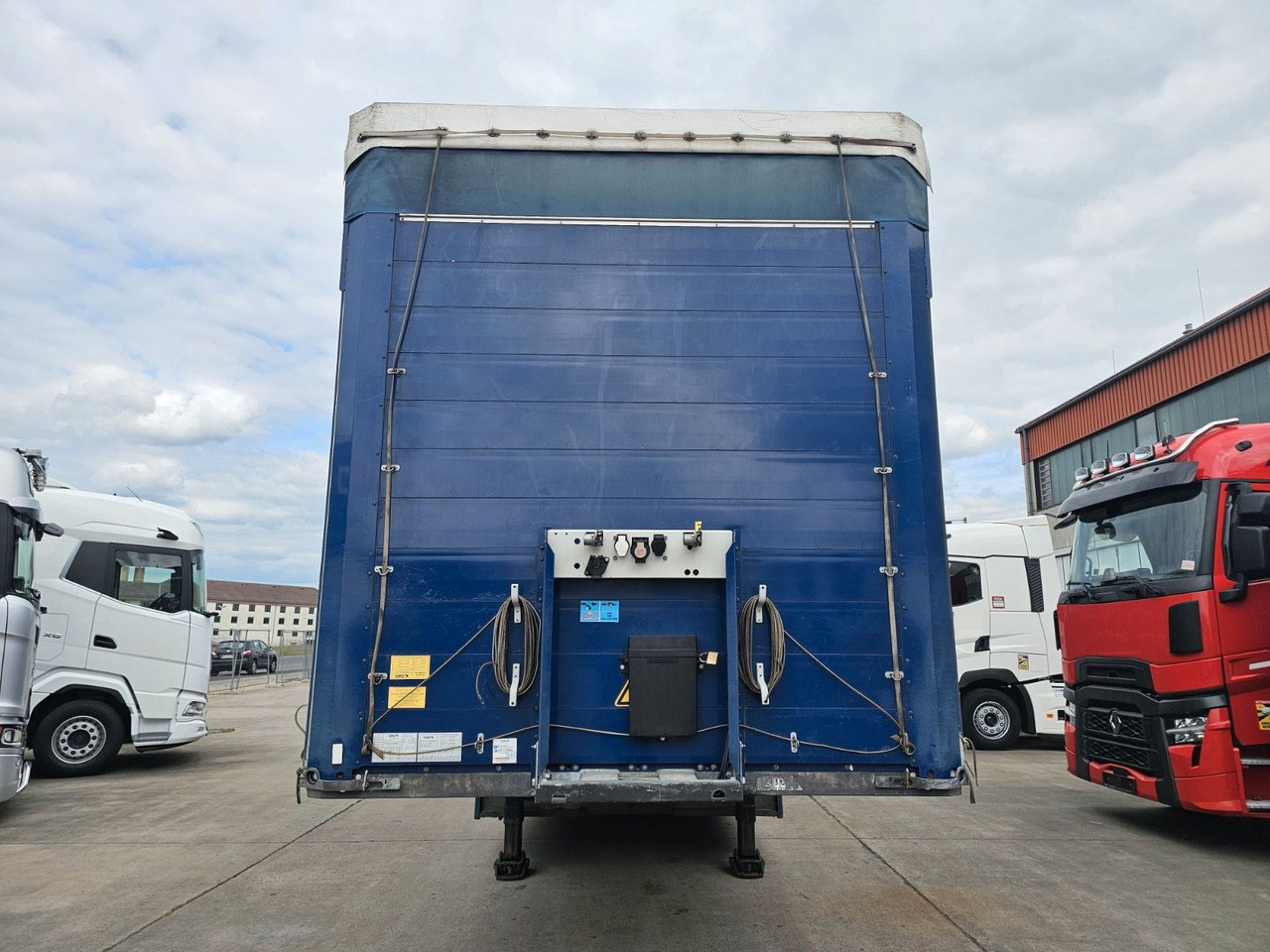 Schmitz Cargobull SCB 53T * PR. PL.*1x LIFT*SEITENPLANEN*2xVORHAND - Poluprikolica s ceradom: slika Schmitz Cargobull SCB 53T * PR. PL.*1x LIFT*SEITENPLANEN*2xVORHAND - Poluprikolica s ceradom Schmitz Cargobull SCB 53T * PR. PL.*1x LIFT*SEITENPLANEN*2xVORHAND - Poluprikolica s ceradom: slika Schmitz Cargobull SCB 53T * PR. PL.*1x LIFT*SEITENPLANEN*2xVORHAND - Poluprikolica s ceradom