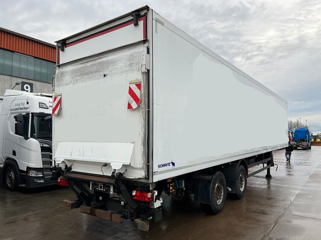 Schmitz Cargobull SKO24 * 2 ACHS * KOFFER * LIFT/LENKACHSE *LBW 2T - Poluprikolica sa zatvorenim sandukom: slika Schmitz Cargobull SKO24 * 2 ACHS * KOFFER * LIFT/LENKACHSE *LBW 2T - Poluprikolica sa zatvorenim sandukom Schmitz Cargobull SKO24 * 2 ACHS * KOFFER * LIFT/LENKACHSE *LBW 2T - Poluprikolica sa zatvorenim sandukom: slika Schmitz Cargobull SKO24 * 2 ACHS * KOFFER * LIFT/LENKACHSE *LBW 2T - Poluprikolica sa zatvorenim sandukom