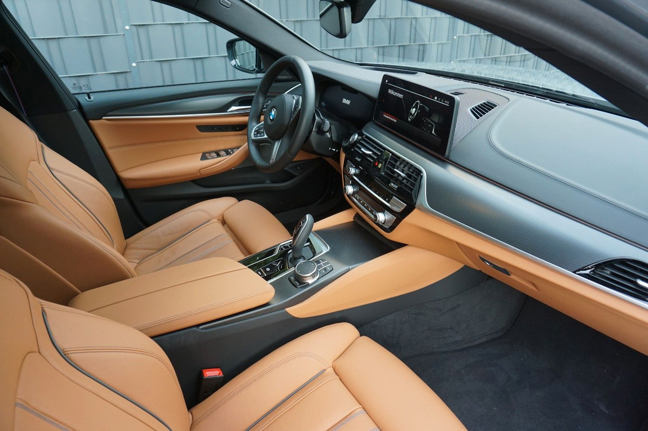 BMW 530 xDrive Touríng - Karavan: slika BMW 530 xDrive Touríng - Karavan BMW 530 xDrive Touríng - Karavan: slika BMW 530 xDrive Touríng - Karavan