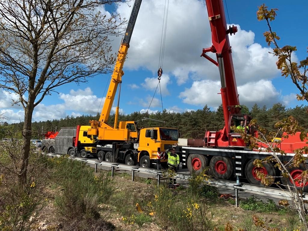 MAN 35.390 LTF 1030-1035-1040 - Kamion za vuču: slika MAN 35.390 LTF 1030-1035-1040 - Kamion za vuču MAN 35.390 LTF 1030-1035-1040 - Kamion za vuču: slika MAN 35.390 LTF 1030-1035-1040 - Kamion za vuču