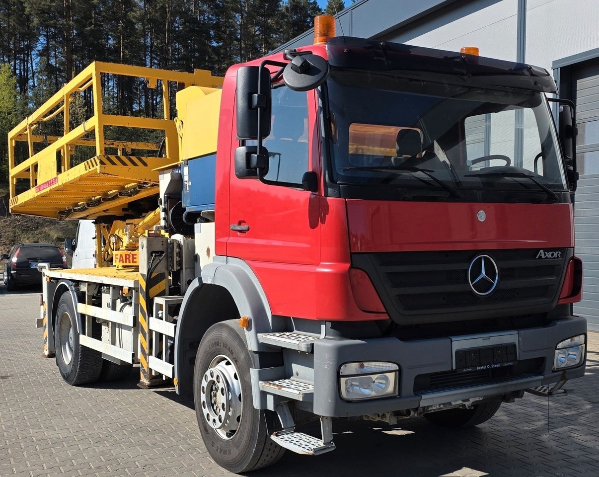 Mercedes-Benz Axor 1824 - Podizna platforma montirana na kamion: slika Mercedes-Benz Axor 1824 - Podizna platforma montirana na kamion Mercedes-Benz Axor 1824 - Podizna platforma montirana na kamion: slika Mercedes-Benz Axor 1824 - Podizna platforma montirana na kamion