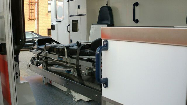 Vozilo hitne pomoći Mercedes-Benz Sprinter 516 WAS  12 Monate Garantie //: slika Vozilo hitne pomoći Mercedes-Benz Sprinter 516 WAS  12 Monate Garantie //