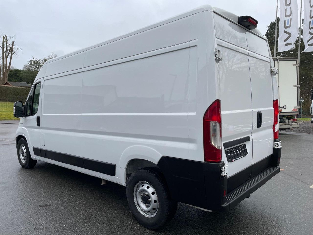 Fiat Ducato 35 180-MJet L4H2 Euro6 Klima AHK Navi ZV - Furgon: slika Fiat Ducato 35 180-MJet L4H2 Euro6 Klima AHK Navi ZV - Furgon Fiat Ducato 35 180-MJet L4H2 Euro6 Klima AHK Navi ZV - Furgon: slika Fiat Ducato 35 180-MJet L4H2 Euro6 Klima AHK Navi ZV - Furgon
