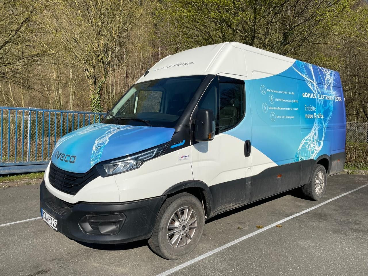 Iveco 35S14 E (eDaily) Klima AHK ZV - Furgon, Električno dostavno vozilo: slika Iveco 35S14 E (eDaily) Klima AHK ZV - Furgon, Električno dostavno vozilo Iveco 35S14 E (eDaily) Klima AHK ZV - Furgon, Električno dostavno vozilo: slika Iveco 35S14 E (eDaily) Klima AHK ZV - Furgon, Električno dostavno vozilo