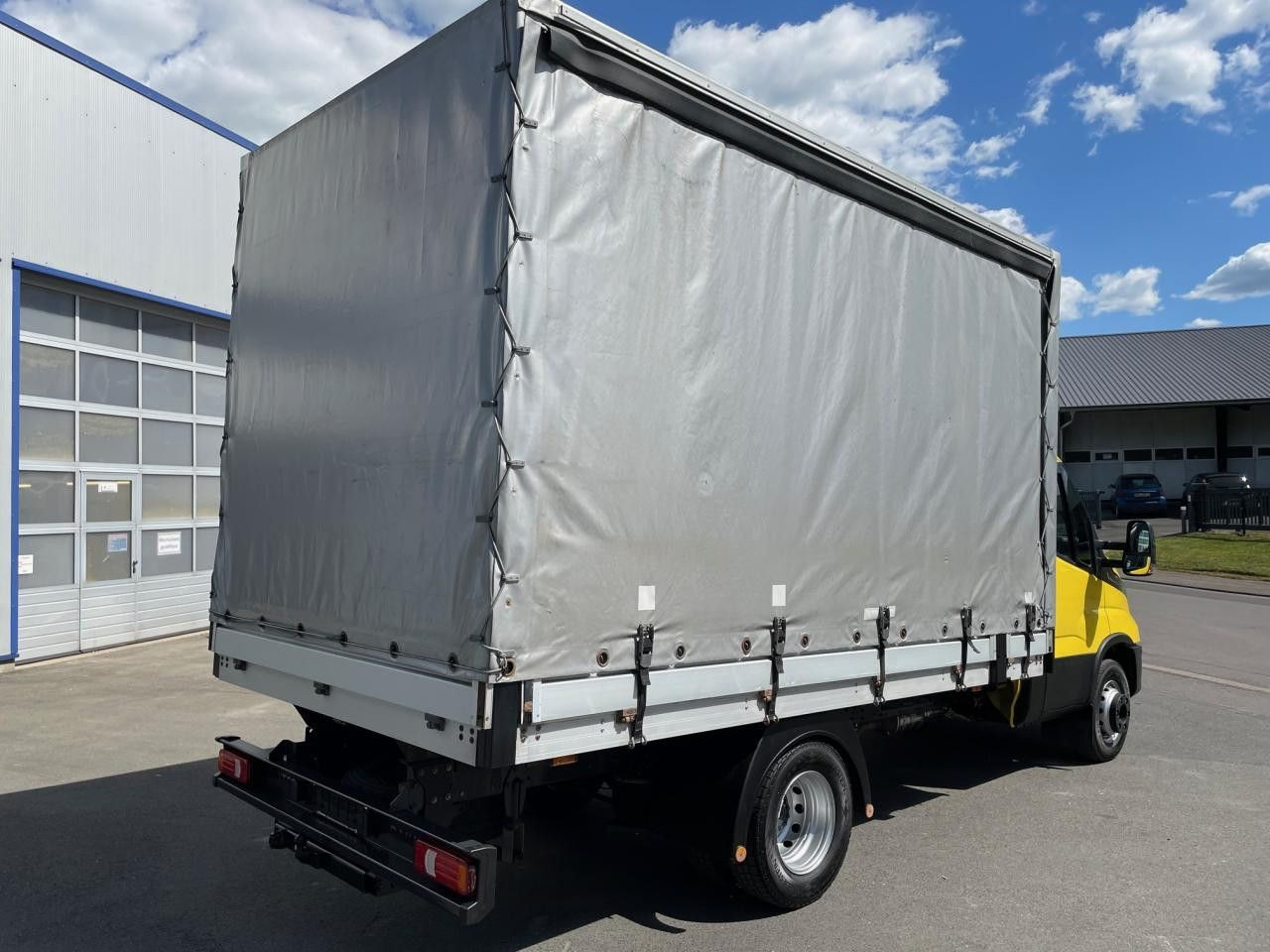 Iveco Daily 70C21HA8/P (72C) Euro6 Klima AHK Navi ZV - Dostavno vozilo s ceradom: slika Iveco Daily 70C21HA8/P (72C) Euro6 Klima AHK Navi ZV - Dostavno vozilo s ceradom Iveco Daily 70C21HA8/P (72C) Euro6 Klima AHK Navi ZV - Dostavno vozilo s ceradom: slika Iveco Daily 70C21HA8/P (72C) Euro6 Klima AHK Navi ZV - Dostavno vozilo s ceradom