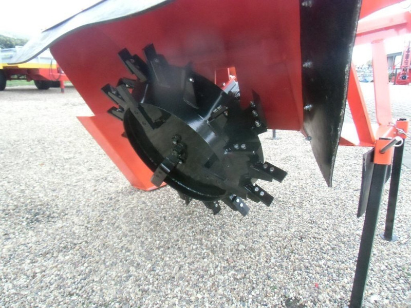 Boxer Greppelfrees - Trenčer: slika Boxer Greppelfrees - Trenčer Boxer Greppelfrees - Trenčer: slika Boxer Greppelfrees - Trenčer