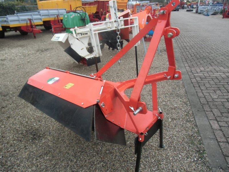 Boxer Greppelfrees - Trenčer: slika Boxer Greppelfrees - Trenčer Boxer Greppelfrees - Trenčer: slika Boxer Greppelfrees - Trenčer