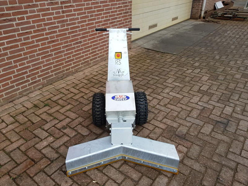 Elektrische mestschuif - Oprema za stoku: slika Elektrische mestschuif - Oprema za stoku Elektrische mestschuif - Oprema za stoku: slika Elektrische mestschuif - Oprema za stoku