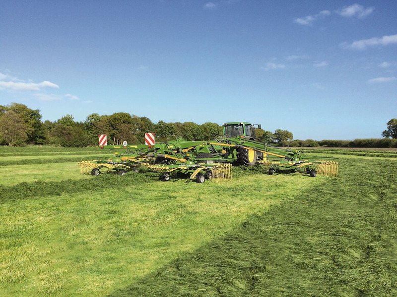 Krone vier harkelementen en Zijaflegharken - Prevrtač sijena/ Grabulje: slika Krone vier harkelementen en Zijaflegharken - Prevrtač sijena/ Grabulje Krone vier harkelementen en Zijaflegharken - Prevrtač sijena/ Grabulje: slika Krone vier harkelementen en Zijaflegharken - Prevrtač sijena/ Grabulje