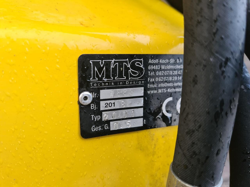 Metla MTS bezem met lepel insteek: slika Metla MTS bezem met lepel insteek