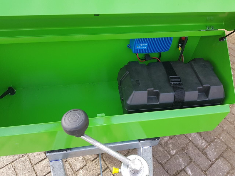 Novi Kamion cisterna za prijevoz goriva Onbekend: slika Novi Kamion cisterna za prijevoz goriva Onbekend Novi Kamion cisterna za prijevoz goriva Onbekend: slika Novi Kamion cisterna za prijevoz goriva Onbekend