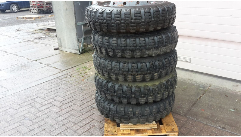 Vredenstein banden - Gume i felge: slika Vredenstein banden - Gume i felge Vredenstein banden - Gume i felge: slika Vredenstein banden - Gume i felge