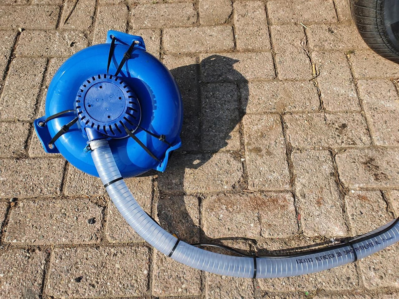 Zonnedrinkbak 900 L grootvee - Oprema za stoku: slika Zonnedrinkbak 900 L grootvee - Oprema za stoku Zonnedrinkbak 900 L grootvee - Oprema za stoku: slika Zonnedrinkbak 900 L grootvee - Oprema za stoku