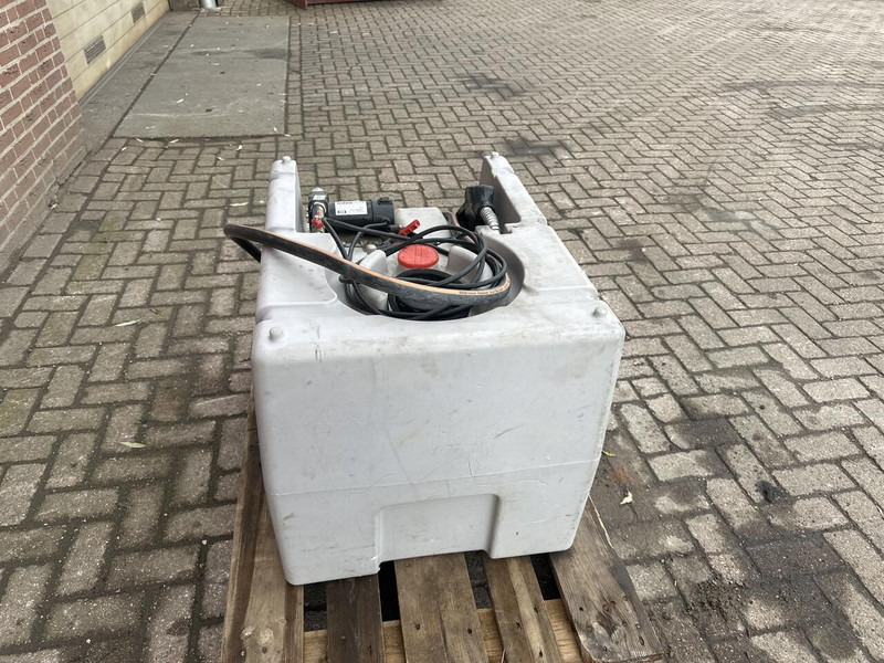 Dieseltank 200 liter - Gebruikt - Kamion cisterna: slika dieseltank 200 liter - Gebruikt - Kamion cisterna Dieseltank 200 liter - Gebruikt - Kamion cisterna: slika dieseltank 200 liter - Gebruikt - Kamion cisterna