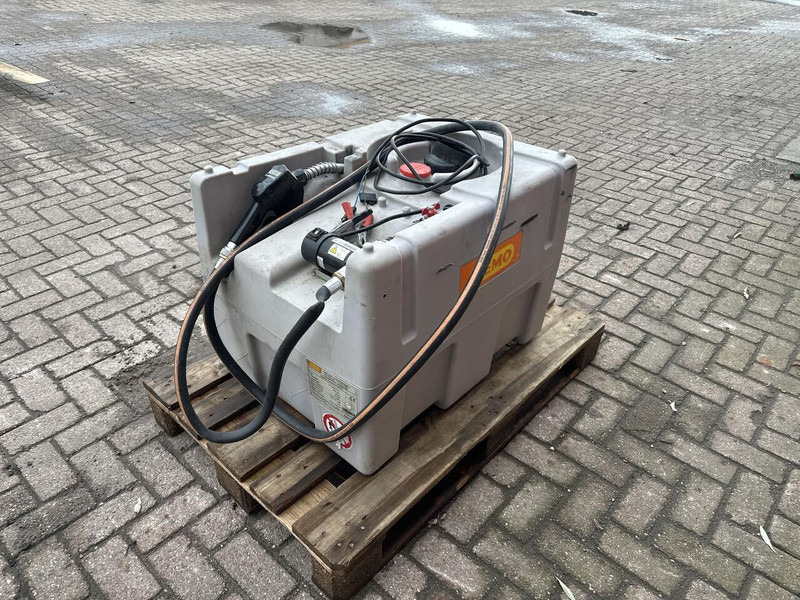 Dieseltank 200 liter - Gebruikt - Kamion cisterna: slika dieseltank 200 liter - Gebruikt - Kamion cisterna Dieseltank 200 liter - Gebruikt - Kamion cisterna: slika dieseltank 200 liter - Gebruikt - Kamion cisterna