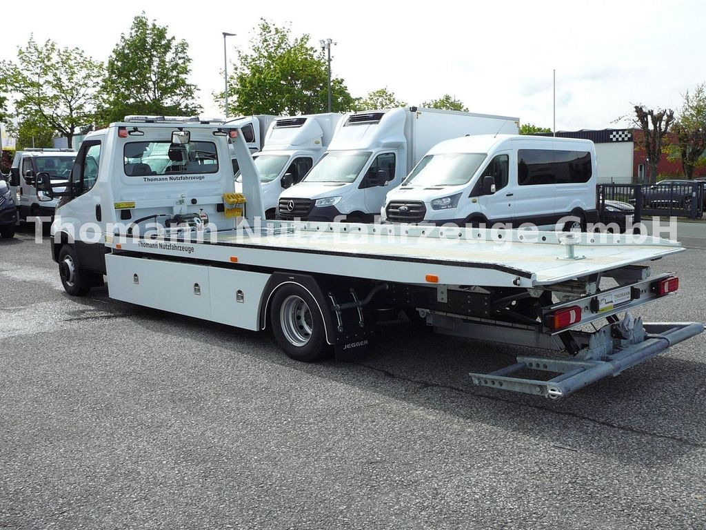 Iveco DAILY 72C18 Schiebeplateu Hubbrille Luftfed Navi - Kamion za vuču, Dostavno vozilo: slika Iveco DAILY 72C18 Schiebeplateu Hubbrille Luftfed Navi - Kamion za vuču, Dostavno vozilo Iveco DAILY 72C18 Schiebeplateu Hubbrille Luftfed Navi - Kamion za vuču, Dostavno vozilo: slika Iveco DAILY 72C18 Schiebeplateu Hubbrille Luftfed Navi - Kamion za vuču, Dostavno vozilo