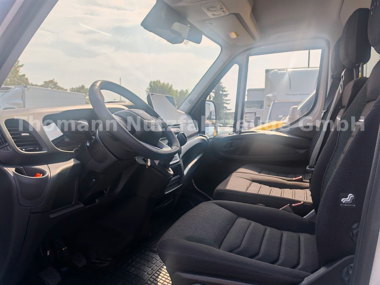 Iveco Daily 35S18 Koffer + LBW Navi/ACC Tempomat - Dostavno vozilo sa zatvorenim sandukom: slika  Iveco Daily 35S18 Koffer + LBW Navi/ACC Tempomat - Dostavno vozilo sa zatvorenim sandukom Iveco Daily 35S18 Koffer + LBW Navi/ACC Tempomat - Dostavno vozilo sa zatvorenim sandukom: slika  Iveco Daily 35S18 Koffer + LBW Navi/ACC Tempomat - Dostavno vozilo sa zatvorenim sandukom