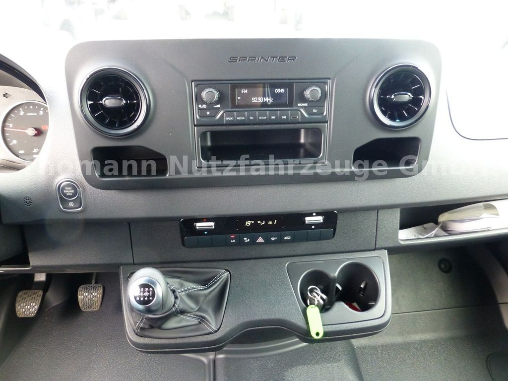 Novi Dostavno vozilo sa zatvorenim sandukom Mercedes-Benz Sprinter 317 CDI Koffer Türen Premium: slika Novi Dostavno vozilo sa zatvorenim sandukom Mercedes-Benz Sprinter 317 CDI Koffer Türen Premium