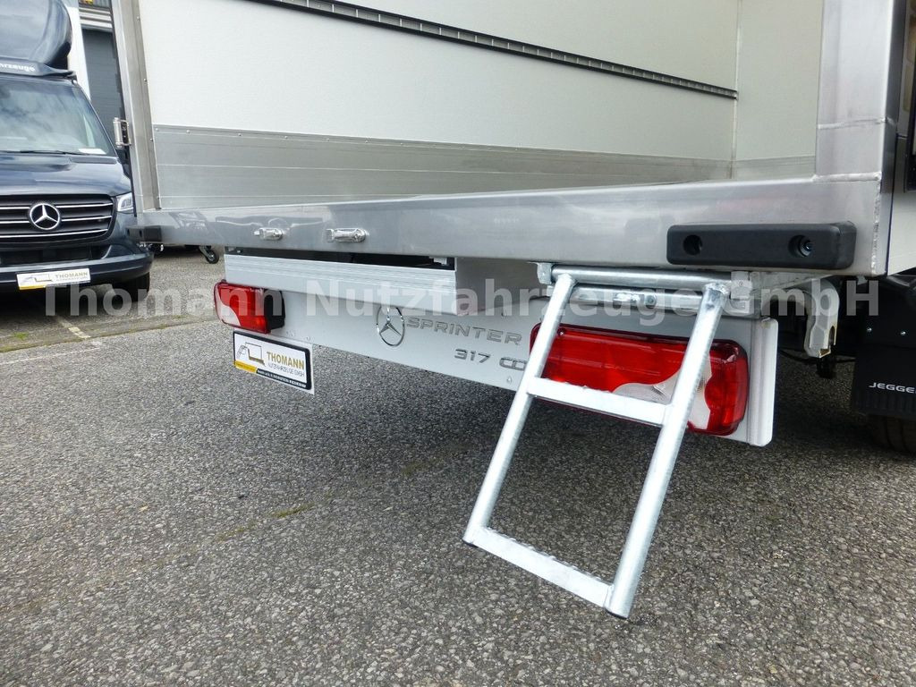 Novi Dostavno vozilo sa zatvorenim sandukom Mercedes-Benz Sprinter 317 CDI Koffer Türen Premium: slika Novi Dostavno vozilo sa zatvorenim sandukom Mercedes-Benz Sprinter 317 CDI Koffer Türen Premium