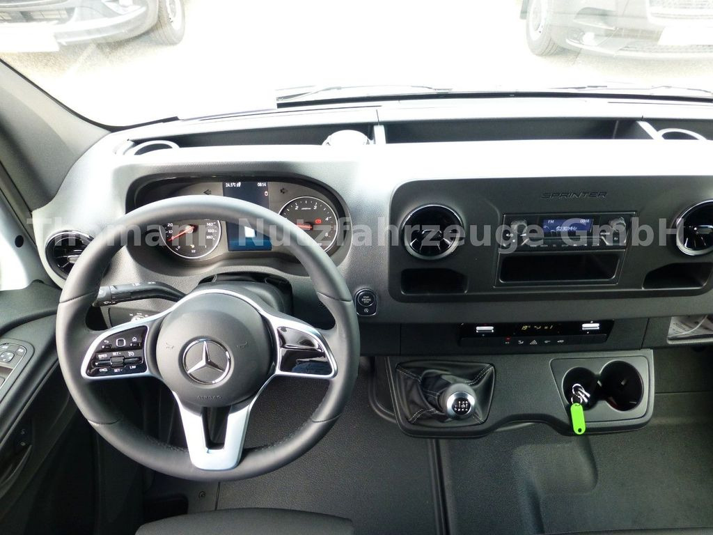 Novi Dostavno vozilo sa zatvorenim sandukom Mercedes-Benz Sprinter 317 CDI Koffer Türen Premium: slika Novi Dostavno vozilo sa zatvorenim sandukom Mercedes-Benz Sprinter 317 CDI Koffer Türen Premium