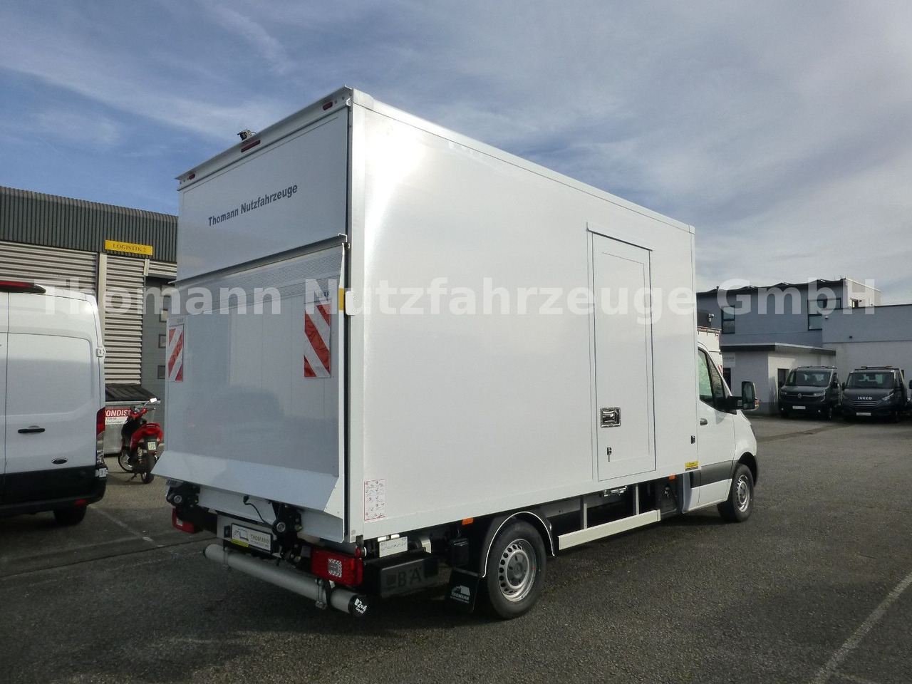 Mercedes-Benz Sprinter 317 CDI Koffer Ultralight LBW Neuheit! - Dostavno vozilo sa zatvorenim sandukom: slika Mercedes-Benz Sprinter 317 CDI Koffer Ultralight LBW Neuheit! - Dostavno vozilo sa zatvorenim sandukom Mercedes-Benz Sprinter 317 CDI Koffer Ultralight LBW Neuheit! - Dostavno vozilo sa zatvorenim sandukom: slika Mercedes-Benz Sprinter 317 CDI Koffer Ultralight LBW Neuheit! - Dostavno vozilo sa zatvorenim sandukom