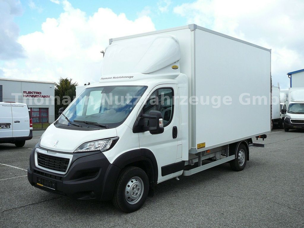 Peugeot Boxer Koffer Ladebordwand 750Kg Klimaautomatik - Dostavno vozilo sa zatvorenim sandukom: slika Peugeot Boxer Koffer Ladebordwand 750Kg Klimaautomatik - Dostavno vozilo sa zatvorenim sandukom Peugeot Boxer Koffer Ladebordwand 750Kg Klimaautomatik - Dostavno vozilo sa zatvorenim sandukom: slika Peugeot Boxer Koffer Ladebordwand 750Kg Klimaautomatik - Dostavno vozilo sa zatvorenim sandukom