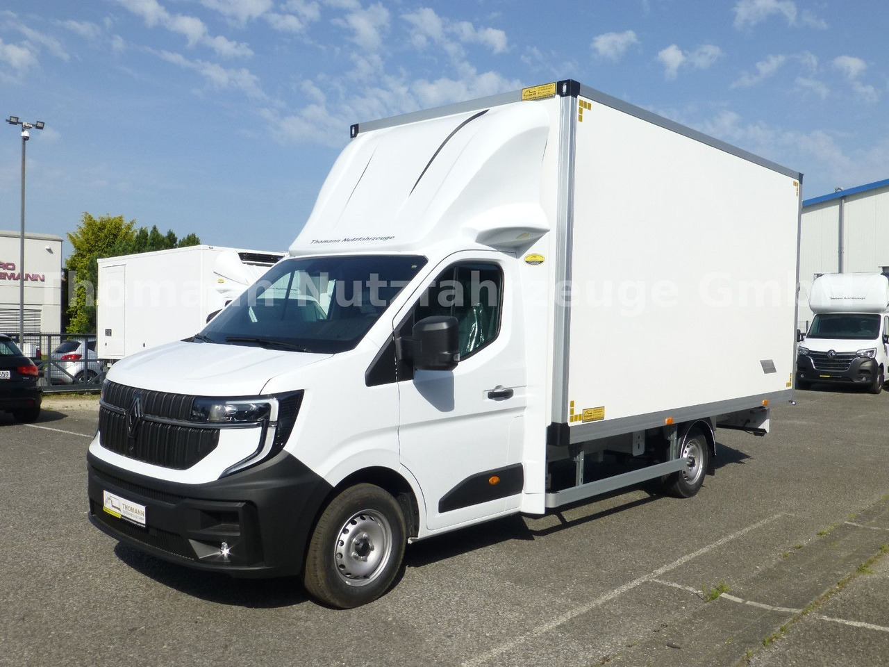 Renault NEW Master 2025 Koffer Türen Möbelkoffer - Dostavno vozilo sa zatvorenim sandukom: slika Renault NEW Master 2025 Koffer Türen Möbelkoffer - Dostavno vozilo sa zatvorenim sandukom Renault NEW Master 2025 Koffer Türen Möbelkoffer - Dostavno vozilo sa zatvorenim sandukom: slika Renault NEW Master 2025 Koffer Türen Möbelkoffer - Dostavno vozilo sa zatvorenim sandukom