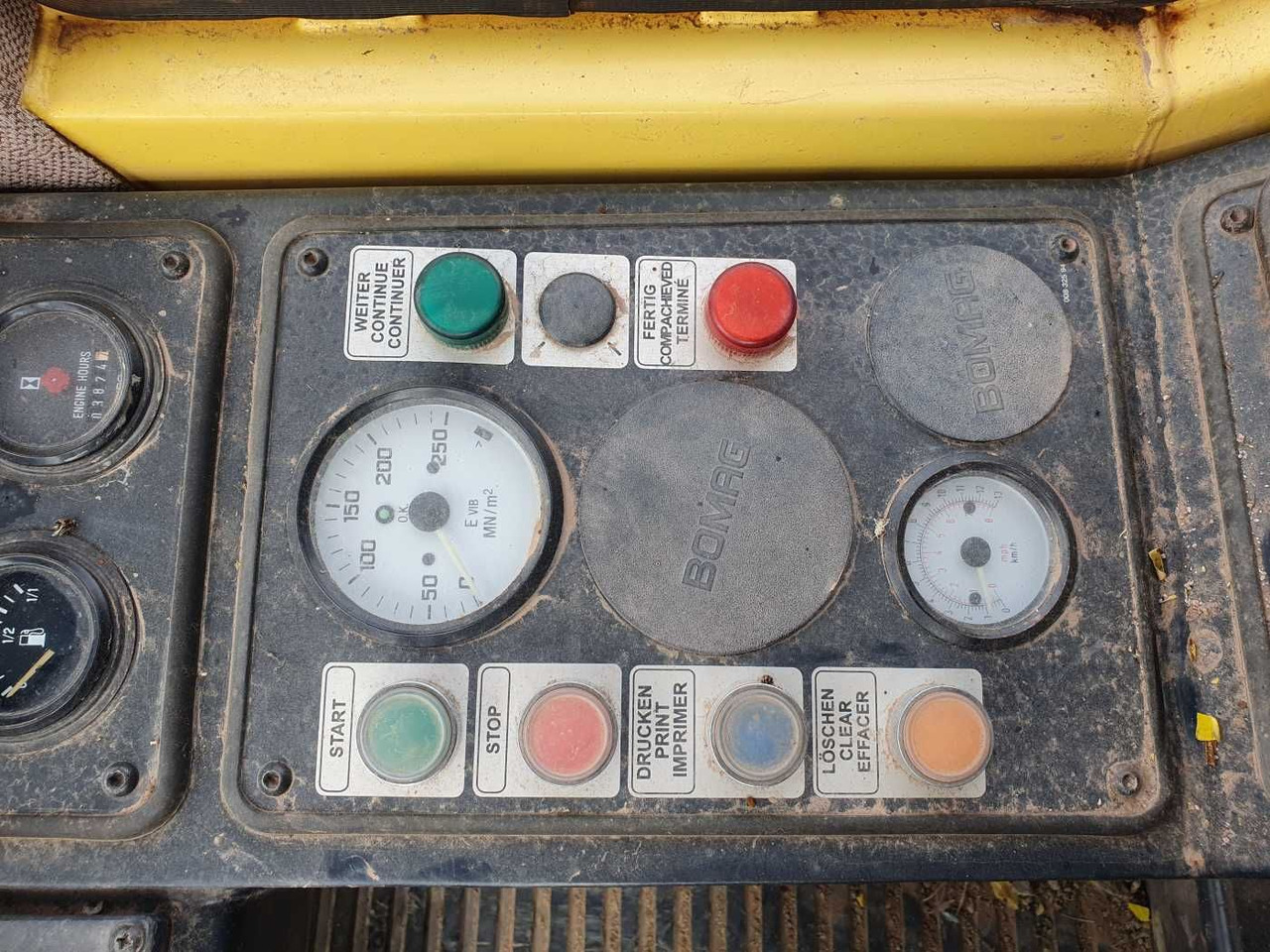 Zakup  BOMAG BW 225 D-3 / 2001 / nur 3.824h! / Variocontrol BOMAG BW 225 D-3 / 2001 / nur 3.824h! / Variocontrol: slika Zakup  BOMAG BW 225 D-3 / 2001 / nur 3.824h! / Variocontrol BOMAG BW 225 D-3 / 2001 / nur 3.824h! / Variocontrol