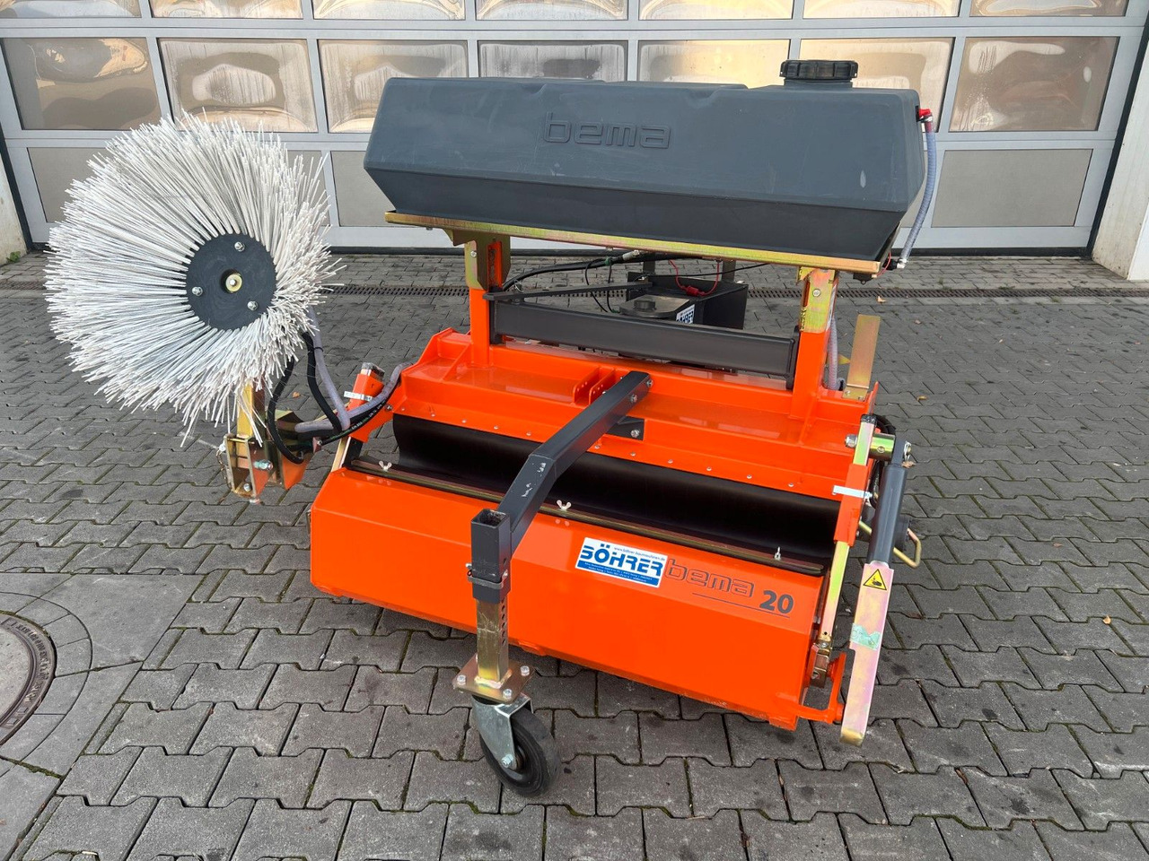 Bema 20 BK Kehrmaschine / Kramer 5040 / 2023 - Metla: slika Bema 20 BK Kehrmaschine / Kramer 5040 / 2023 - Metla Bema 20 BK Kehrmaschine / Kramer 5040 / 2023 - Metla: slika Bema 20 BK Kehrmaschine / Kramer 5040 / 2023 - Metla