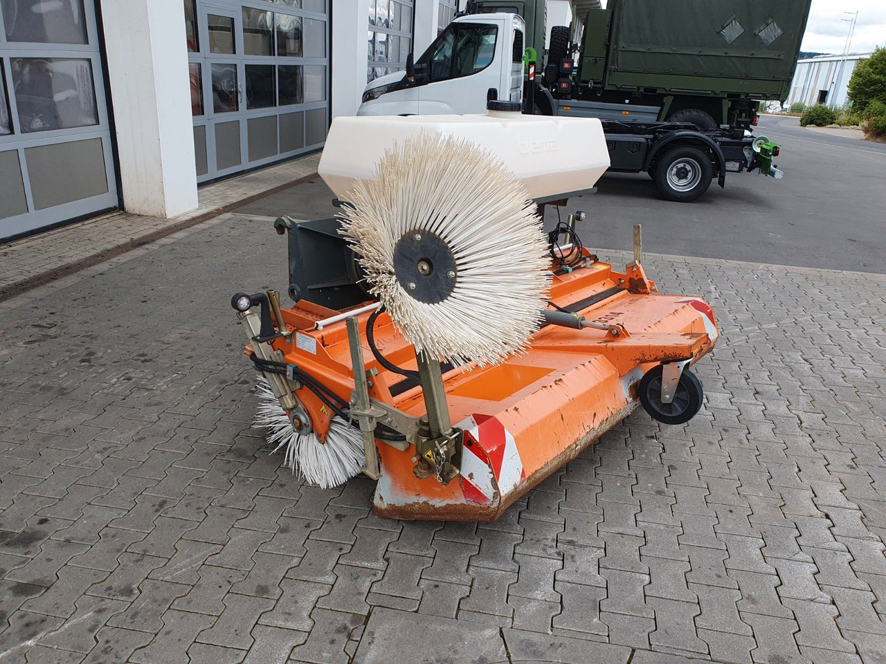 Bema 25 Dual Kehrmaschine / 2.050 mm / 2020 - Metla: slika Bema 25 Dual Kehrmaschine / 2.050 mm / 2020 - Metla Bema 25 Dual Kehrmaschine / 2.050 mm / 2020 - Metla: slika Bema 25 Dual Kehrmaschine / 2.050 mm / 2020 - Metla