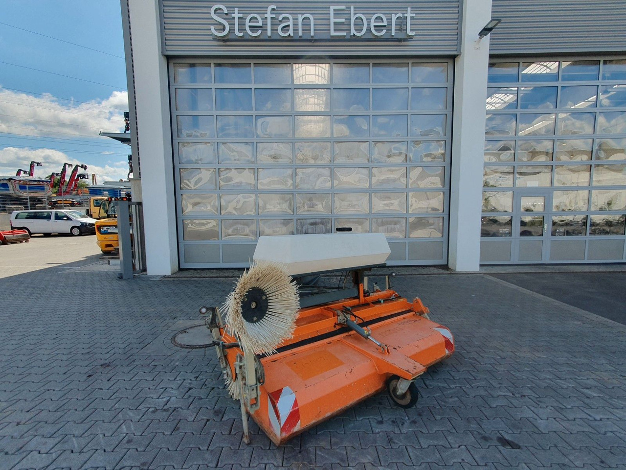 Bema 25 Dual Kehrmaschine / 2.050 mm / 2020 - Metla: slika Bema 25 Dual Kehrmaschine / 2.050 mm / 2020 - Metla Bema 25 Dual Kehrmaschine / 2.050 mm / 2020 - Metla: slika Bema 25 Dual Kehrmaschine / 2.050 mm / 2020 - Metla