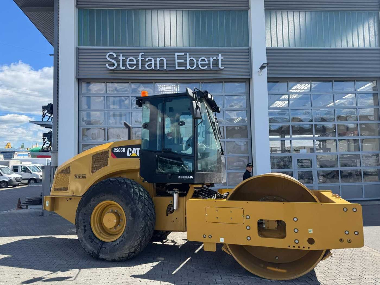 CAT CS66B / 2017 / nur 83h! / Klima / neuwertig! - Kompaktor: slika CAT CS66B / 2017 / nur 83h! / Klima / neuwertig! - Kompaktor CAT CS66B / 2017 / nur 83h! / Klima / neuwertig! - Kompaktor: slika CAT CS66B / 2017 / nur 83h! / Klima / neuwertig! - Kompaktor